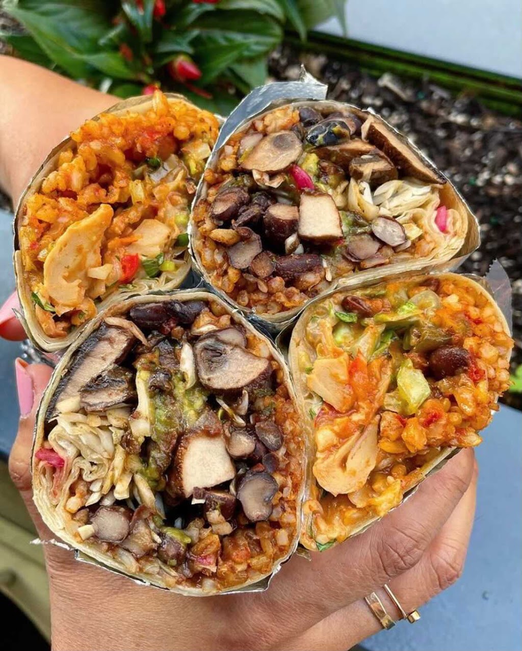 Más Veggies Vegan Taqueria | restaurant | 720 S Allied Way, El Segundo, CA 90245, USA | 3105350025 OR +1 310-535-0025