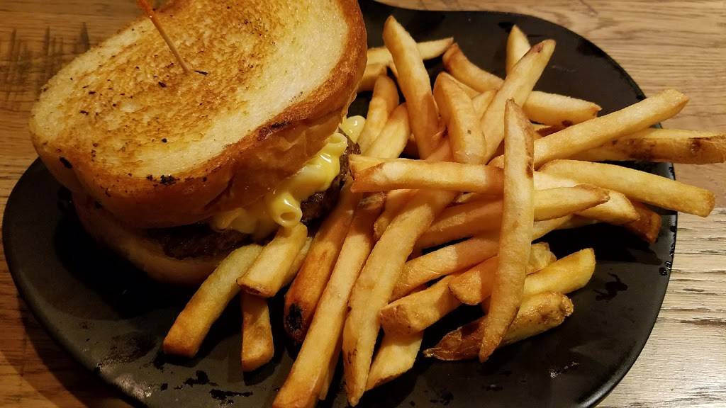 Walthers Twin Tavern | restaurant | 440 Applegrove St NW, North Canton, OH 44720, USA | 2347149533 OR +1 234-714-9533