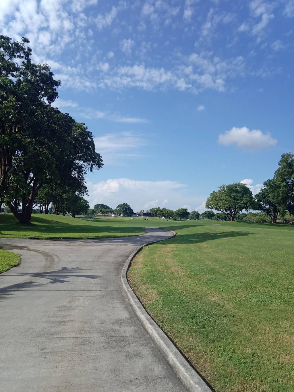 Miccosukee Golf & Country Club | restaurant | 6401 Kendale Lakes Dr, Miami, FL 33183, USA | 3053823930 OR +1 305-382-3930