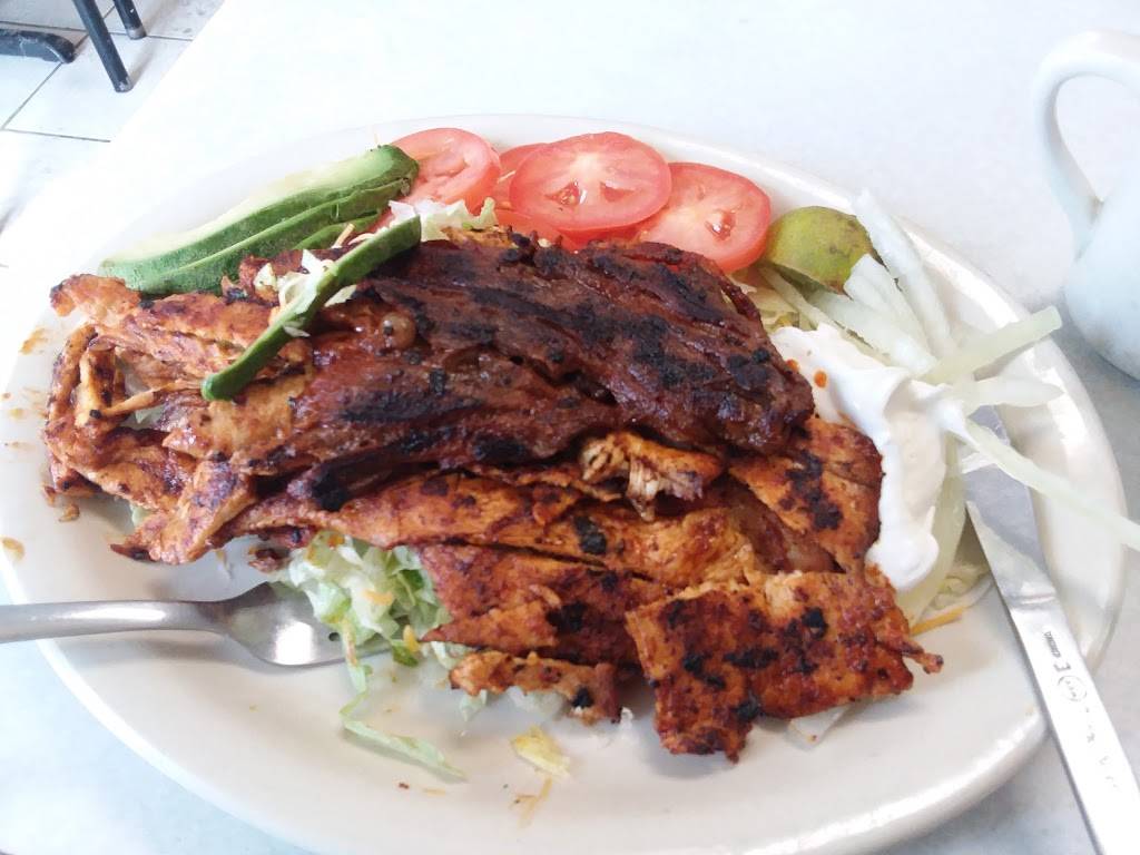 El Chaparro | restaurant | 900 S 13th St, Lincoln, NE 68508, USA | 4024357112 OR +1 402-435-7112