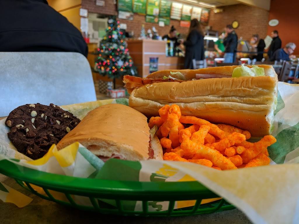 Subway Restaurants | restaurant | 422 E Oskaloosa St, Pella, IA 50219, USA | 6416283054 OR +1 641-628-3054