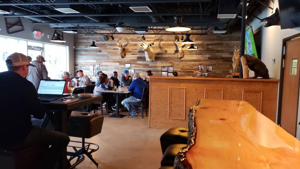 Beavers Pub | restaurant | 200 Center Ave, Bay City, MI 48708, USA | 9897783600 OR +1 989-778-3600