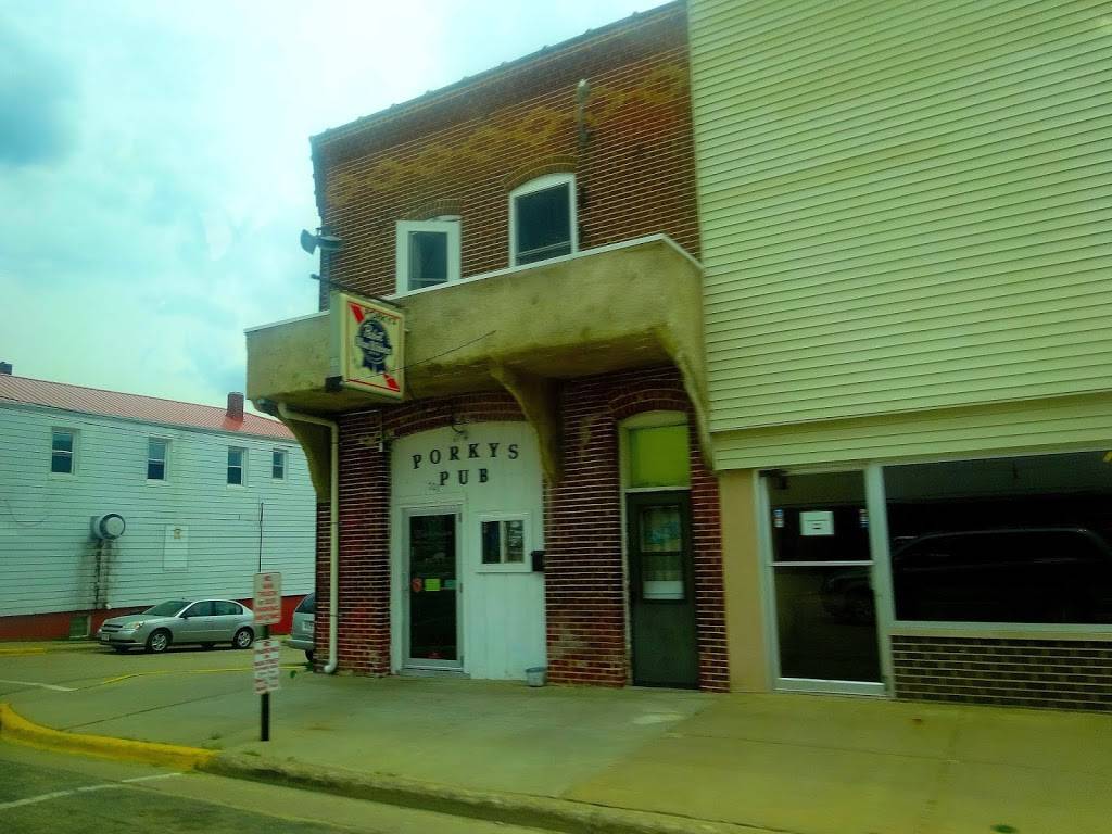Porkys Pub | restaurant | 701 Main St, Ridgeway, WI 53582, USA | 6089249011 OR +1 608-924-9011
