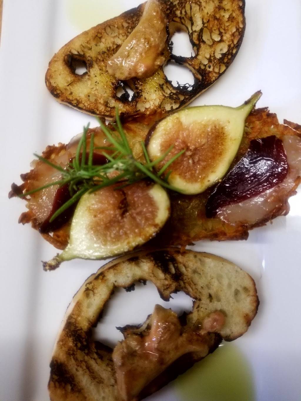 Gianni Figs Ristorante | restaurant | 6 Elm St, South Deerfield, MA 01373, USA | 4133505940 OR +1 413-350-5940