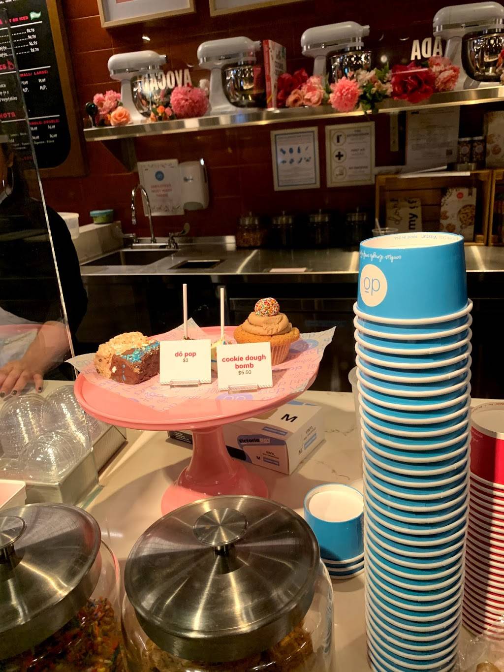 Loco Coco | restaurant | 55 Water St, Brooklyn, NY 11201, USA | 2128889900 OR +1 212-888-9900