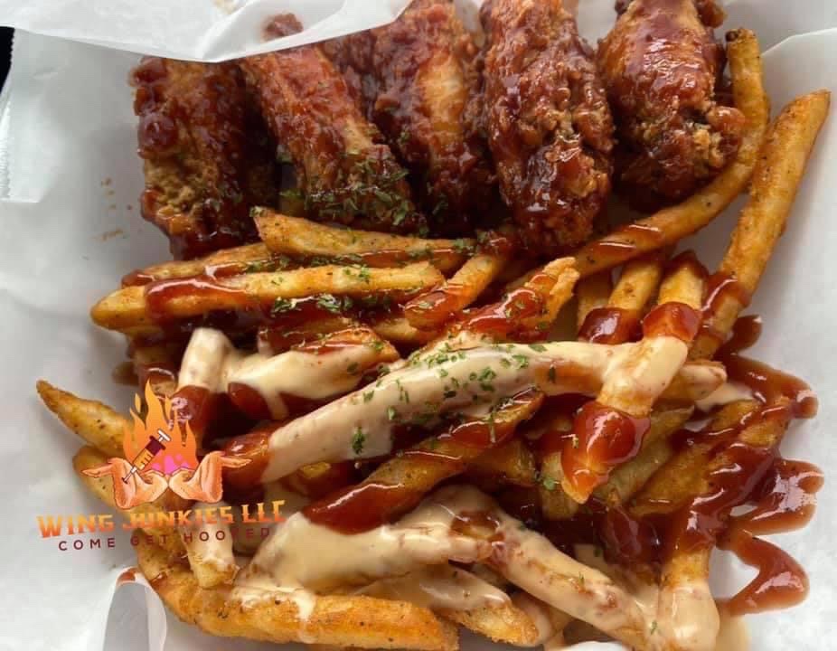 Wing Junkies | restaurant | 901 Simmons Dr, Orange, TX 77630, USA | 4093302880 OR +1 409-330-2880