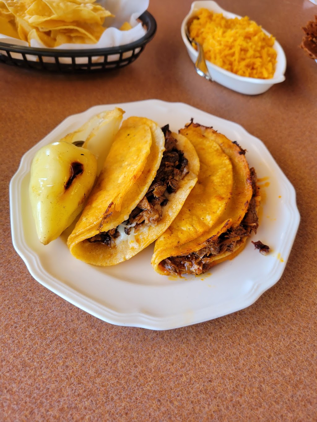 Birreria La Charrita | restaurant | 1555 S Broadway, Santa Maria, CA 93454, USA | 8058622276 OR +1 805-862-2276