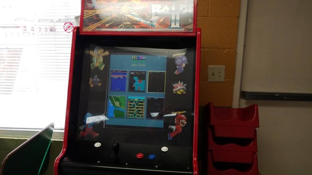 Flicks | restaurant | 12800 Alameda Ave, Clint, TX 79836, USA | 9158515000 OR +1 915-851-5000