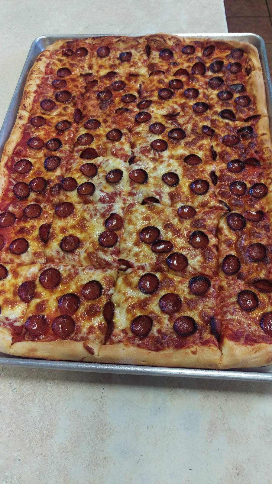 Bobs Poplar Pizza | restaurant | 2912 William St, Cheektowaga, NY 14227, USA | 7168925118 OR +1 716-892-5118
