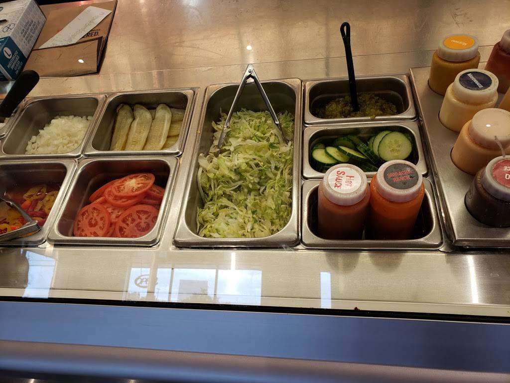 Harveys | restaurant | 1192 Highbury Ave N, London, ON N5Y 1A7, Canada | 5194538100 OR +1 519-453-8100