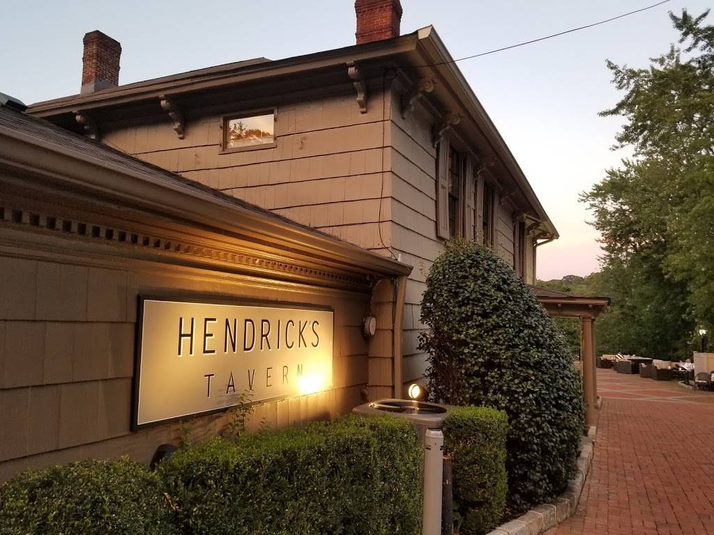 Hendricks Tavern | restaurant | 1305 Old Northern Blvd, Roslyn, NY 11576, USA | 5166211200 OR +1 516-621-1200