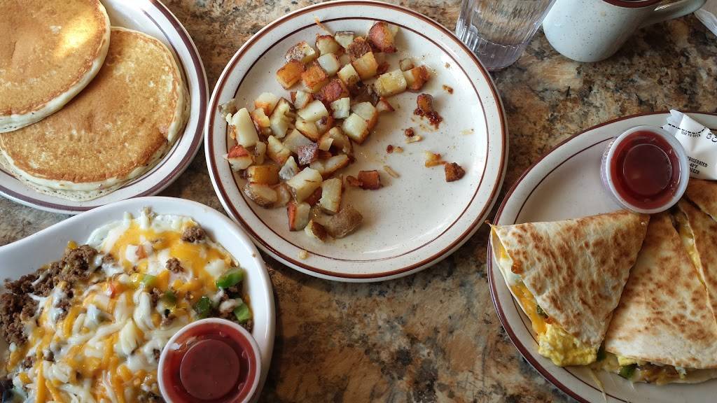 Breakwater Restaurant | restaurant | 4927 E 2nd St, Superior, WI 54880, USA | 7153987111 OR +1 715-398-7111