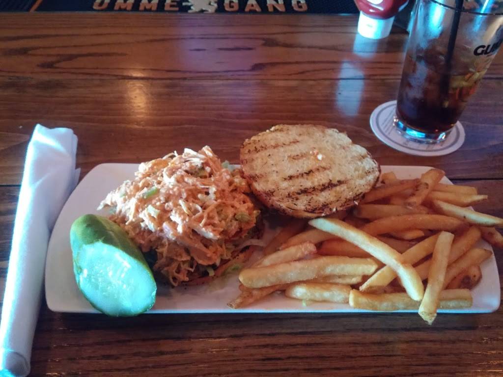 Two Stones Pub | restaurant | 2-3 Chesmar Plaza, Newark, DE 19713, USA | 3022941890 OR +1 302-294-1890