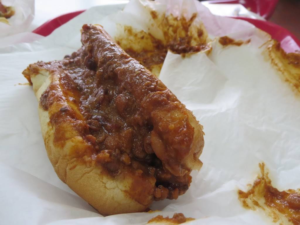 Lulus Hot Dogs | restaurant | 1000 S Leavitt St, Chicago, IL 60612, USA | 3122433444 OR +1 312-243-3444