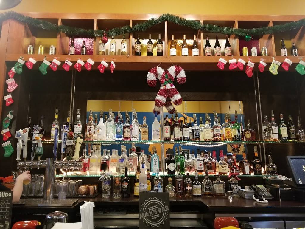 Max & Ermas | restaurant | 17330 Hall Rd, Clinton Twp, MI 48038, USA | 5864129980 OR +1 586-412-9980