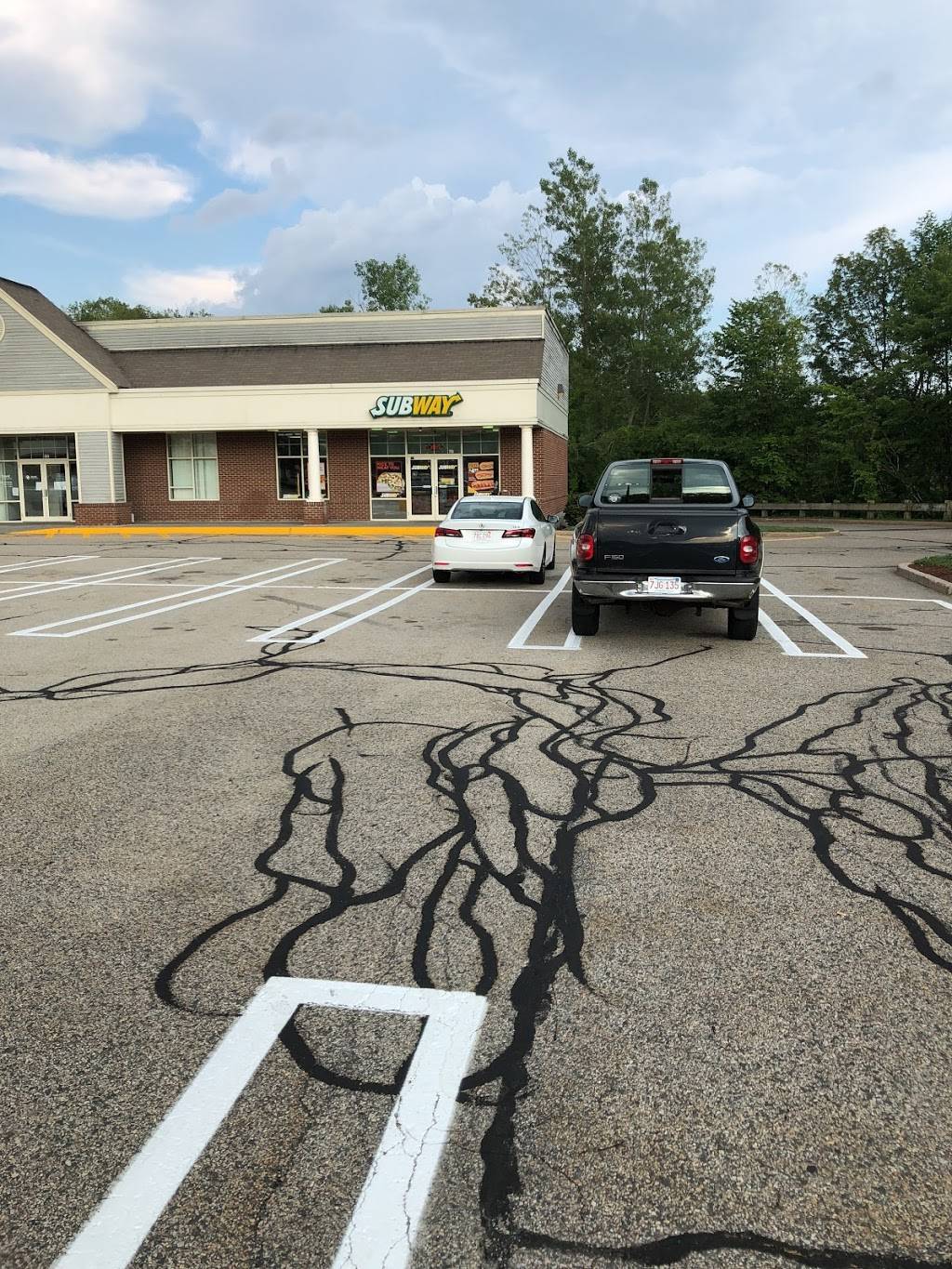 Subway | restaurant | 100 Worcester St, North Grafton, MA 01536, USA | 5088399595 OR +1 508-839-9595