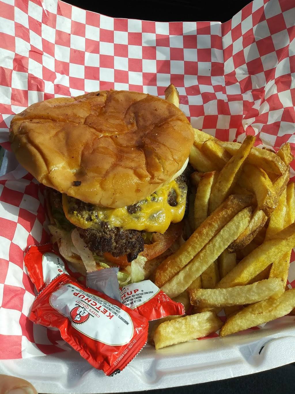 Good Luck BBQ and Burgers | restaurant | 4800 Dolphin Rd, Dallas, TX 75223, USA | 2148262727 OR +1 214-826-2727