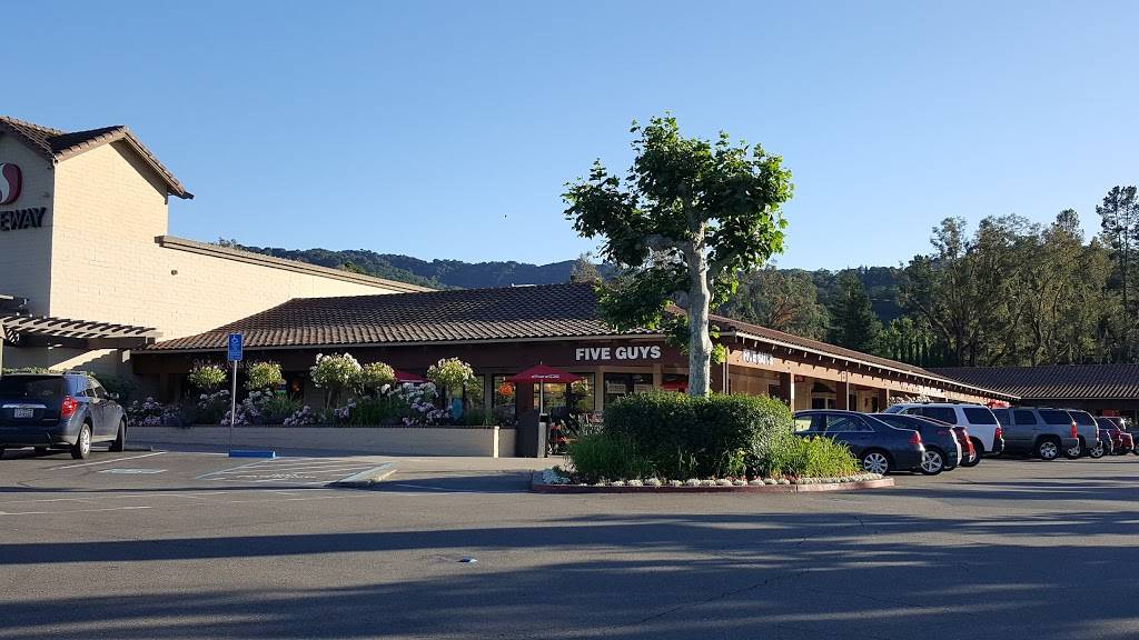 Five Guys | meal takeaway | 190 Alamo Plaza, Alamo, CA 94507, USA | 9253623375 OR +1 925-362-3375