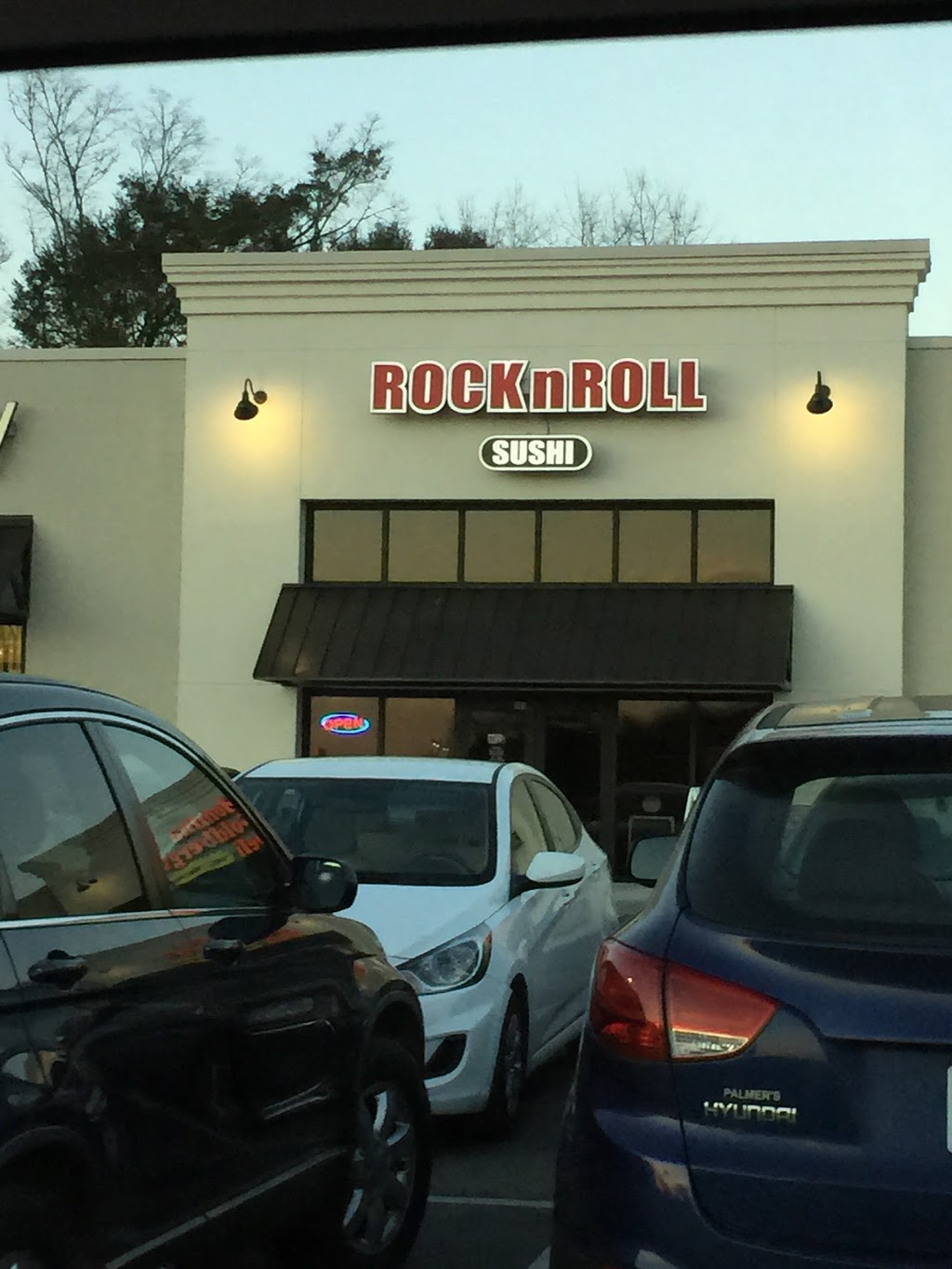 Rock N Roll Sushi | restaurant | 940 Industrial Pkwy, Saraland, AL 36571, USA | 2513082158 OR +1 251-308-2158