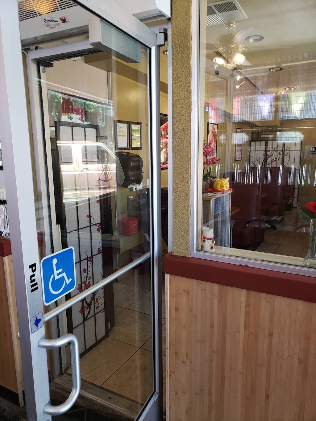 Asian Kitchen | restaurant | 609 Tully Rd, Modesto, CA 95350, USA | 2095768588 OR +1 209-576-8588