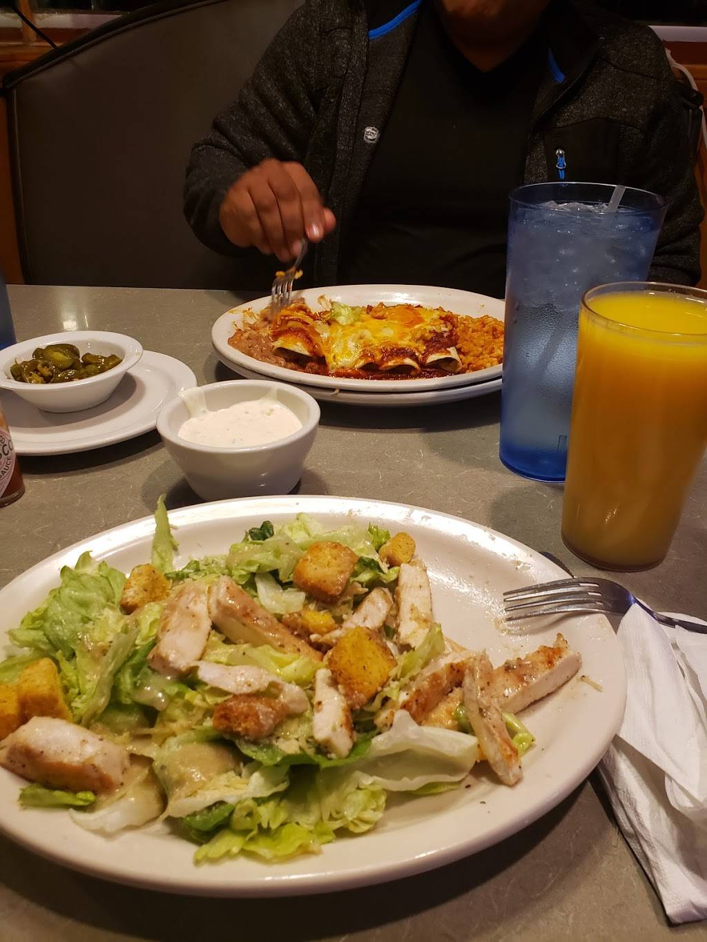 Spring Garden Family Restaurant | meal takeaway | 4820 N 2nd St, Loves Park, IL 61111, USA | 8152820212 OR +1 815-282-0212