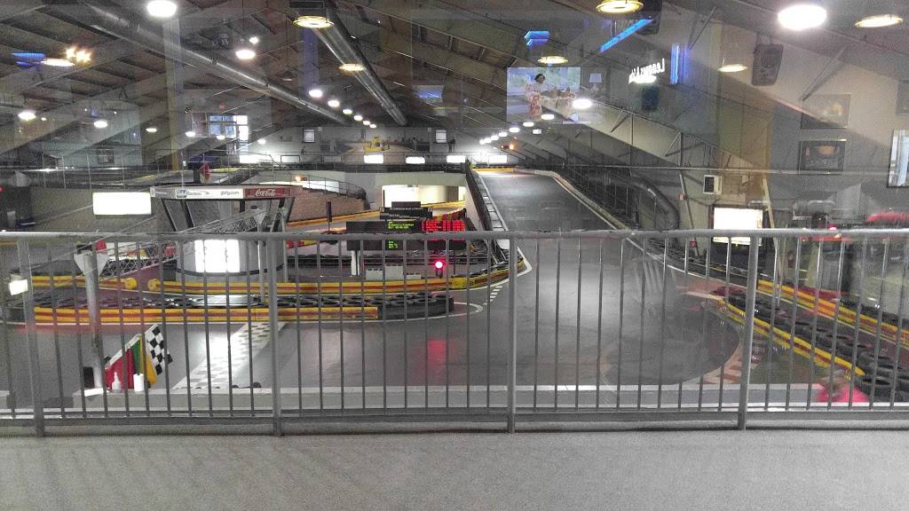 X1 Boston | restaurant | 290 Wood Rd, Braintree, MA 02184, USA | 7818482300 OR +1 781-848-2300