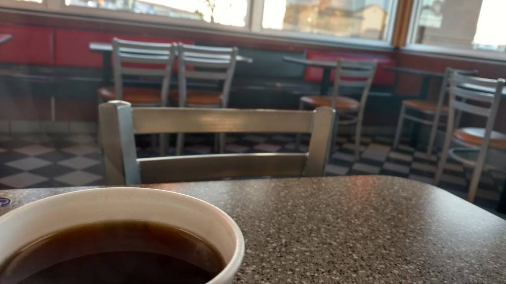 Carls Jr. | restaurant | 10148 Rosecrans Ave, Bellflower, CA 90706, USA | 5624612906 OR +1 562-461-2906