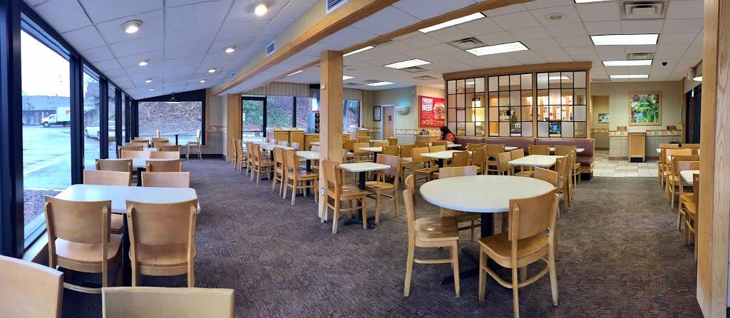 Wendys | restaurant | 811 W Pike St, Clarksburg, WV 26301, USA | 3046246800 OR +1 304-624-6800