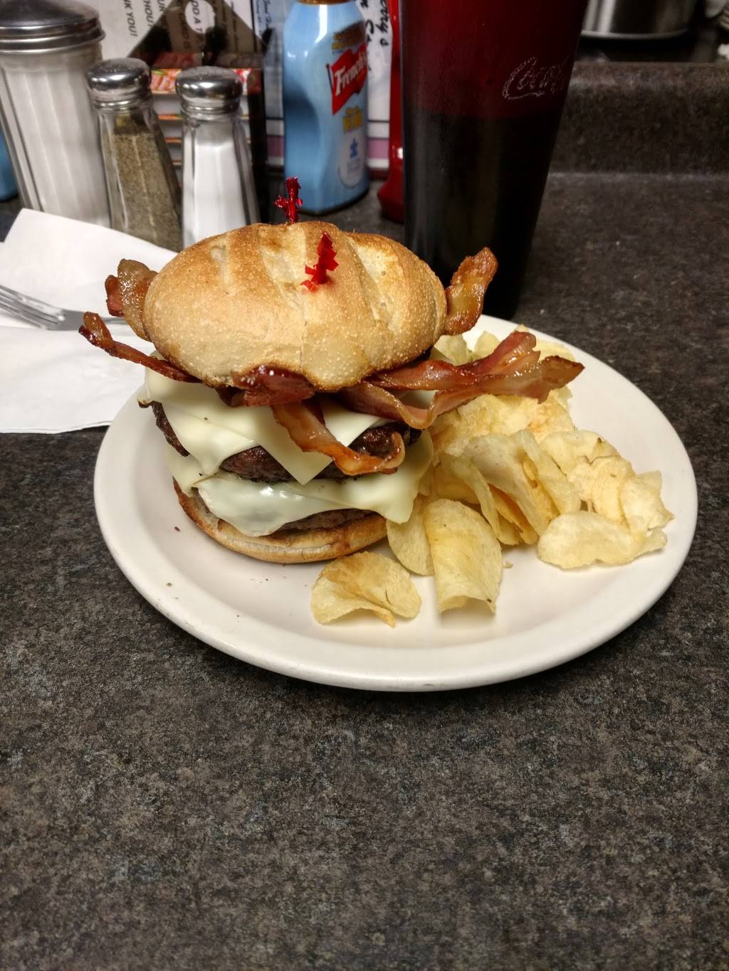 Perrys Main Street Eatery | restaurant | 253 Main St #1, Poultney, VT 05764, USA | 8022875188 OR +1 802-287-5188