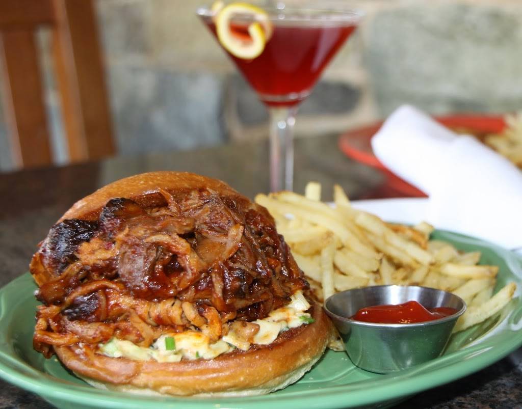 Sweetwater Tavern | restaurant | 14250 Sweetwater Ln, Centreville, VA 20121, USA | 7034491100 OR +1 703-449-1100