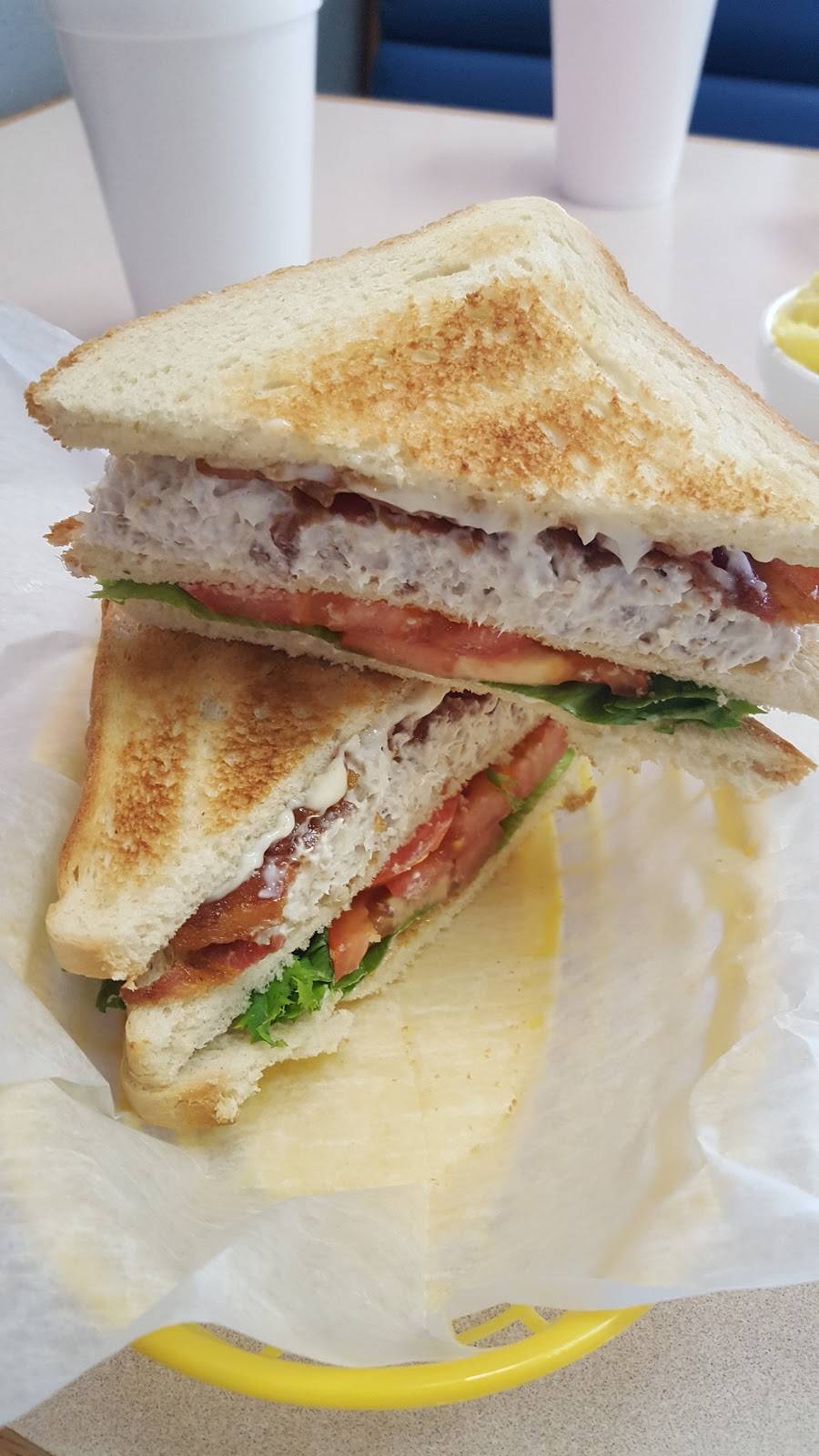 Ye Ole Fashioned Cafe & Ice Cream | cafe | 6554 Rivers Ave, North Charleston, SC 29406, USA | 8437977760 OR +1 843-797-7760