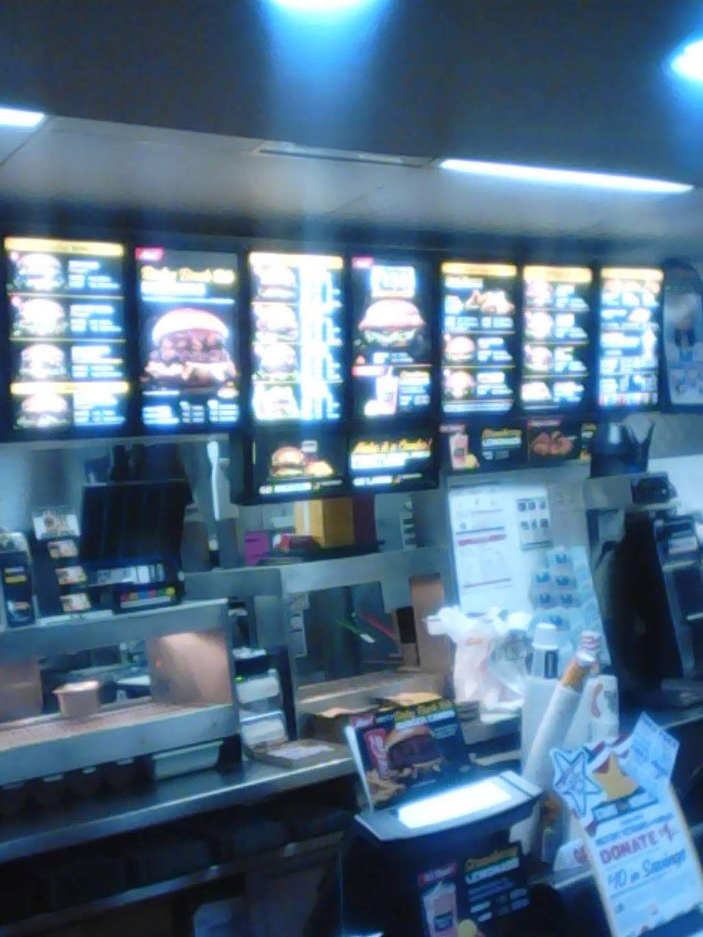 Carls Jr. | restaurant | 660 Hacienda Dr, Vista, CA 92081, USA | 7607320605 OR +1 760-732-0605