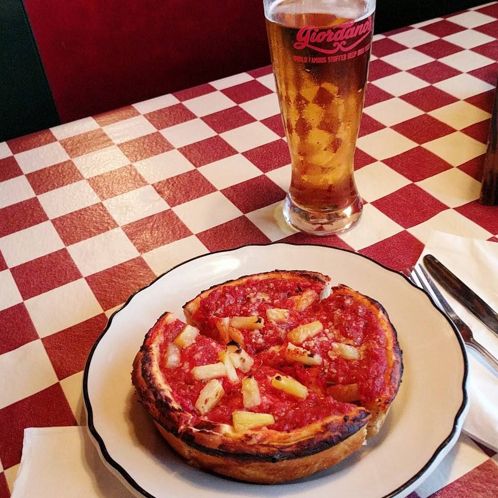 Giordanos | restaurant | 1505 S Randall Rd, Algonquin, IL 60102, USA | 8478540076 OR +1 847-854-0076