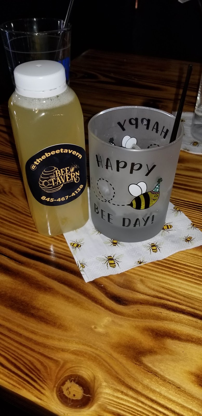 The Bee Tavern | restaurant | 29 Center St, Middletown, NY 10940, USA | 8454674138 OR +1 845-467-4138