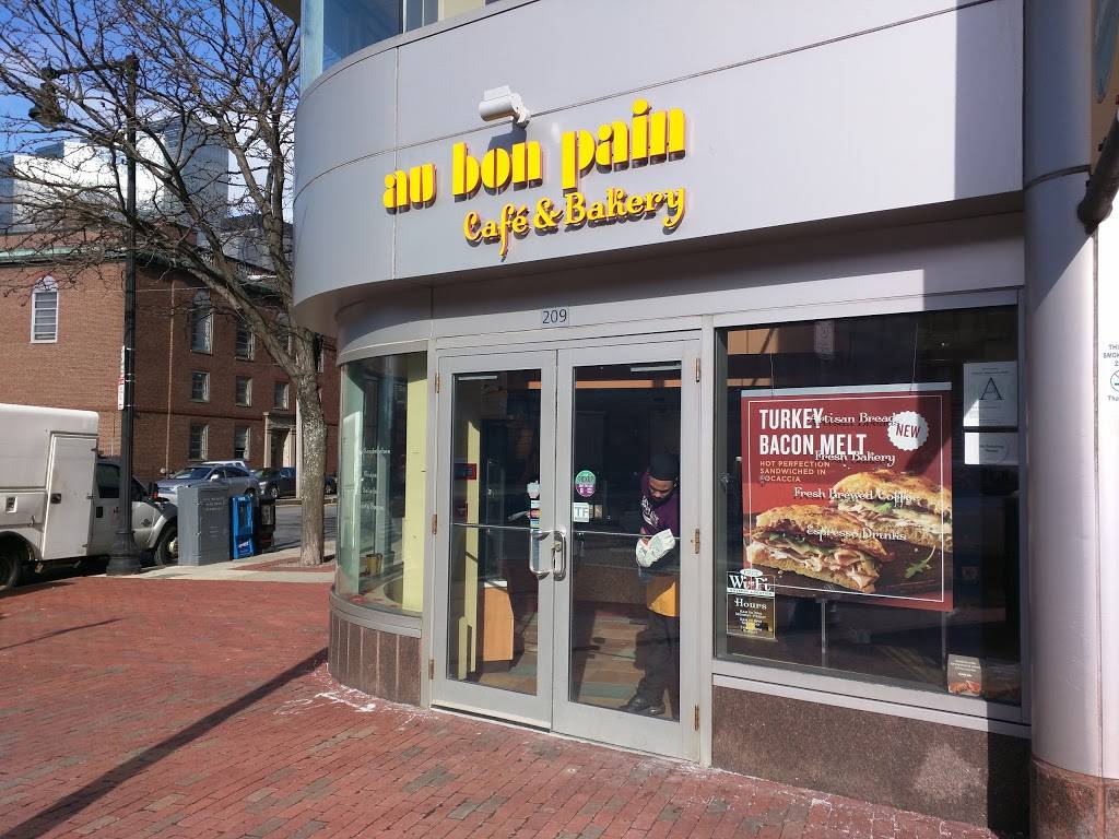Au Bon Pain | bakery | Charles River Plaza, 209 Cambridge St, Boston, MA 02114, USA | 6177231278 OR +1 617-723-1278