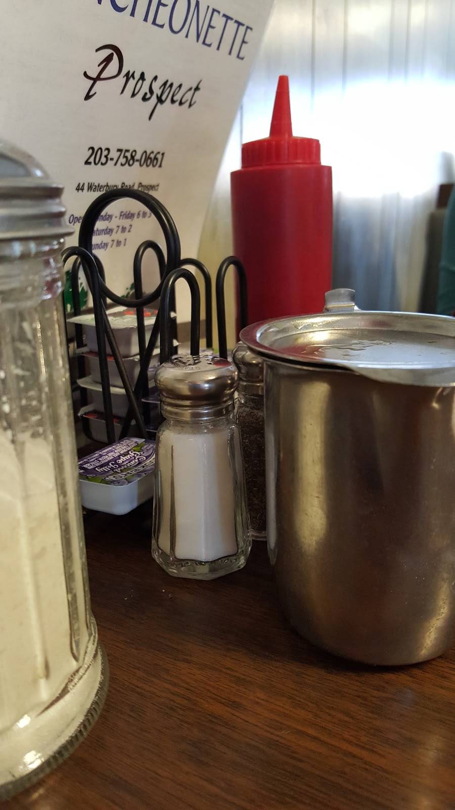 Home Town Luncheonette | restaurant | 44 Waterbury Rd, Prospect, CT 06712, USA | 2037580661 OR +1 203-758-0661