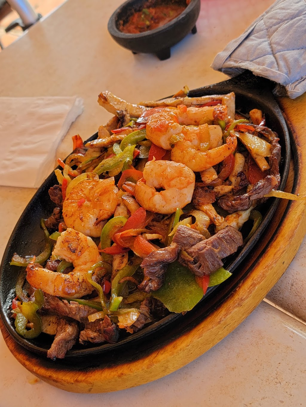 Garcias Restaurant | restaurant | 231 E Hobsonway, Blythe, CA 92225, USA | 7609225427 OR +1 760-922-5427