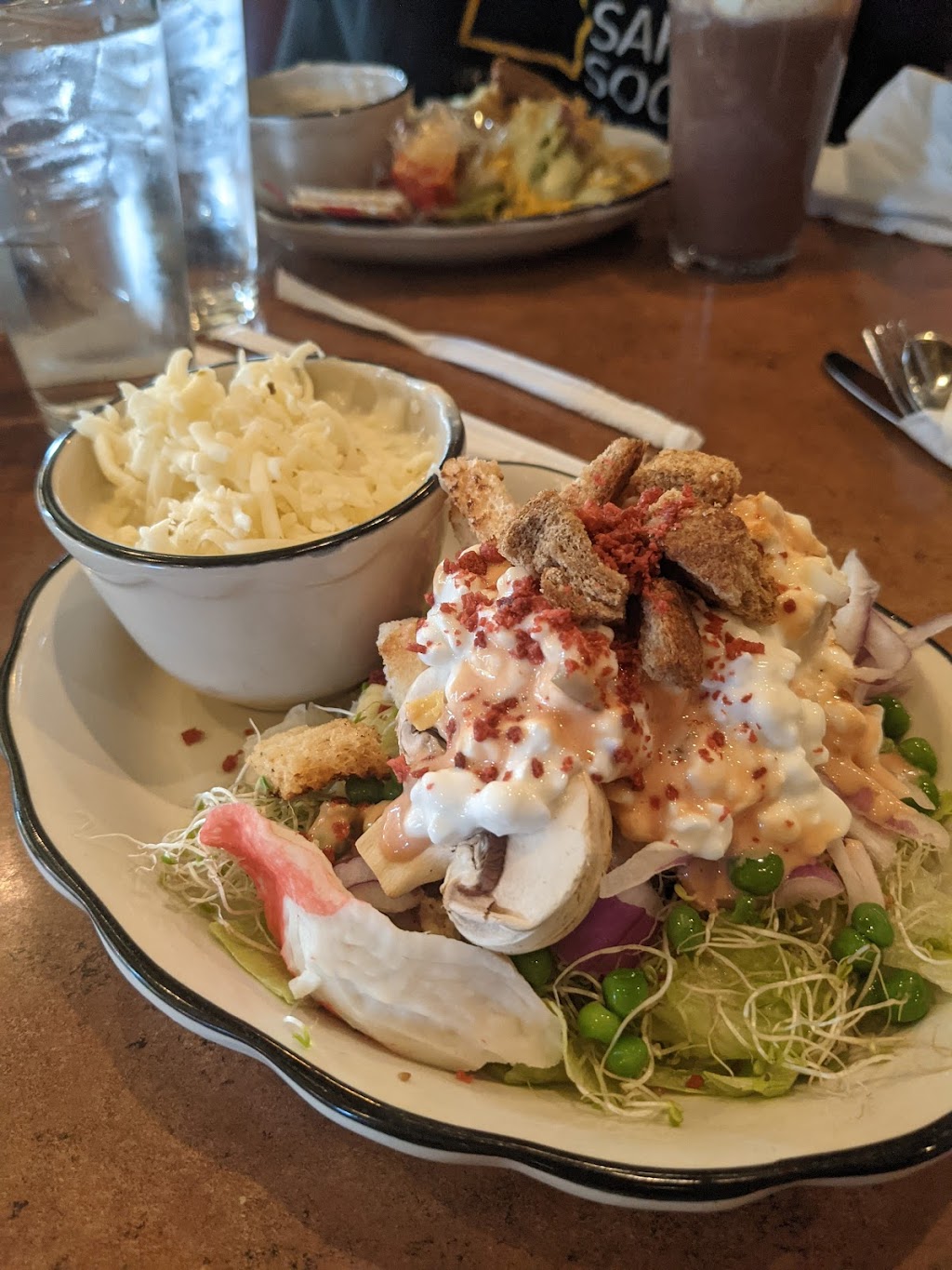 Sterlings Restaurant - Queensgate | restaurant | 2500 Queensgate Dr, Richland, WA 99352, USA | 5096282414 OR +1 509-628-2414