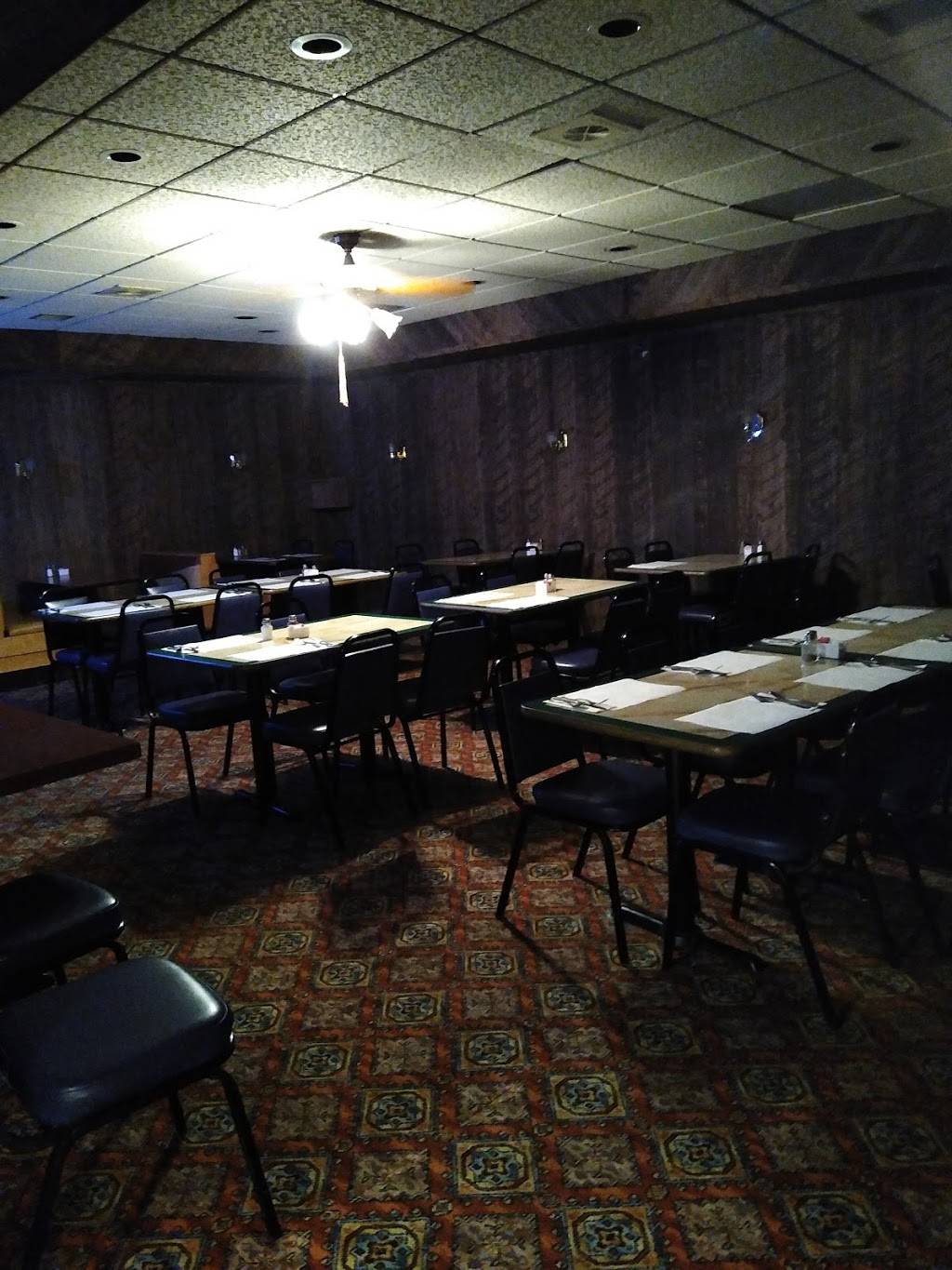 TJ’s Village Restaurant | restaurant | 117 N Walnut St, Gnadenhutten, OH 44629, USA | 7405614067 OR +1 740-561-4067