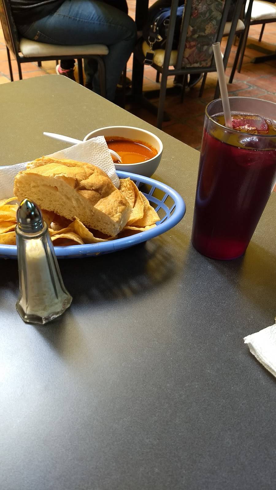 Restaurante El Trebol | restaurant | Centro Comercial Otay, Carretera Aeropuerto 1900, Mesa de Otay, 22390 Tijuana, B.C., Mexico | 016646243599 OR +52 664 624 3599