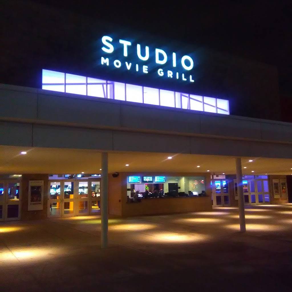 Studio Movie Grill Northwest Highway | restaurant | 10110 Technology Blvd E, Dallas, TX 75220, USA | 2143530877 OR +1 214-353-0877