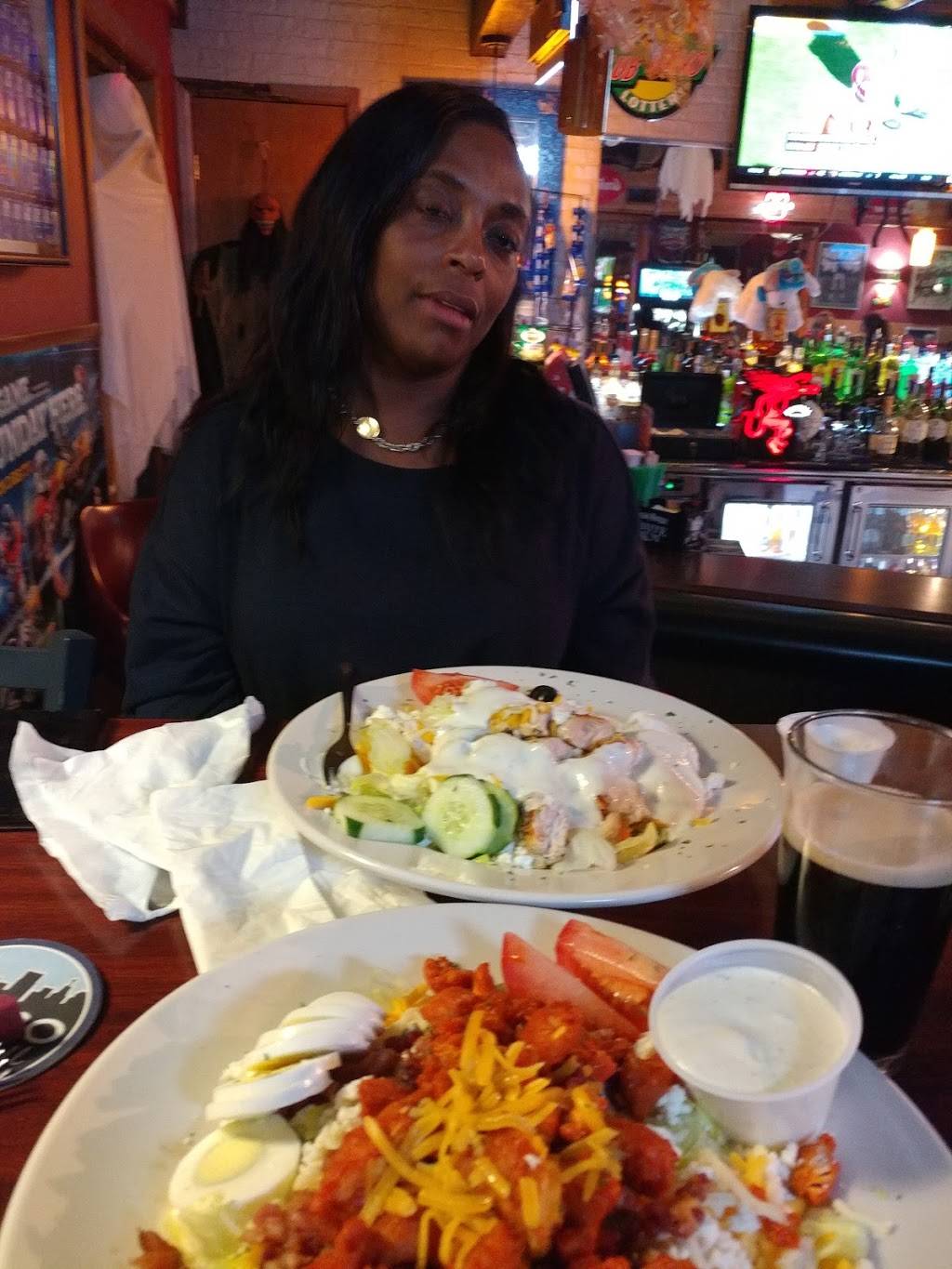 Metro Bar & Grill | restaurant | 30860 Ryan Rd, Warren, MI 48092, USA | 5867517710 OR +1 586-751-7710