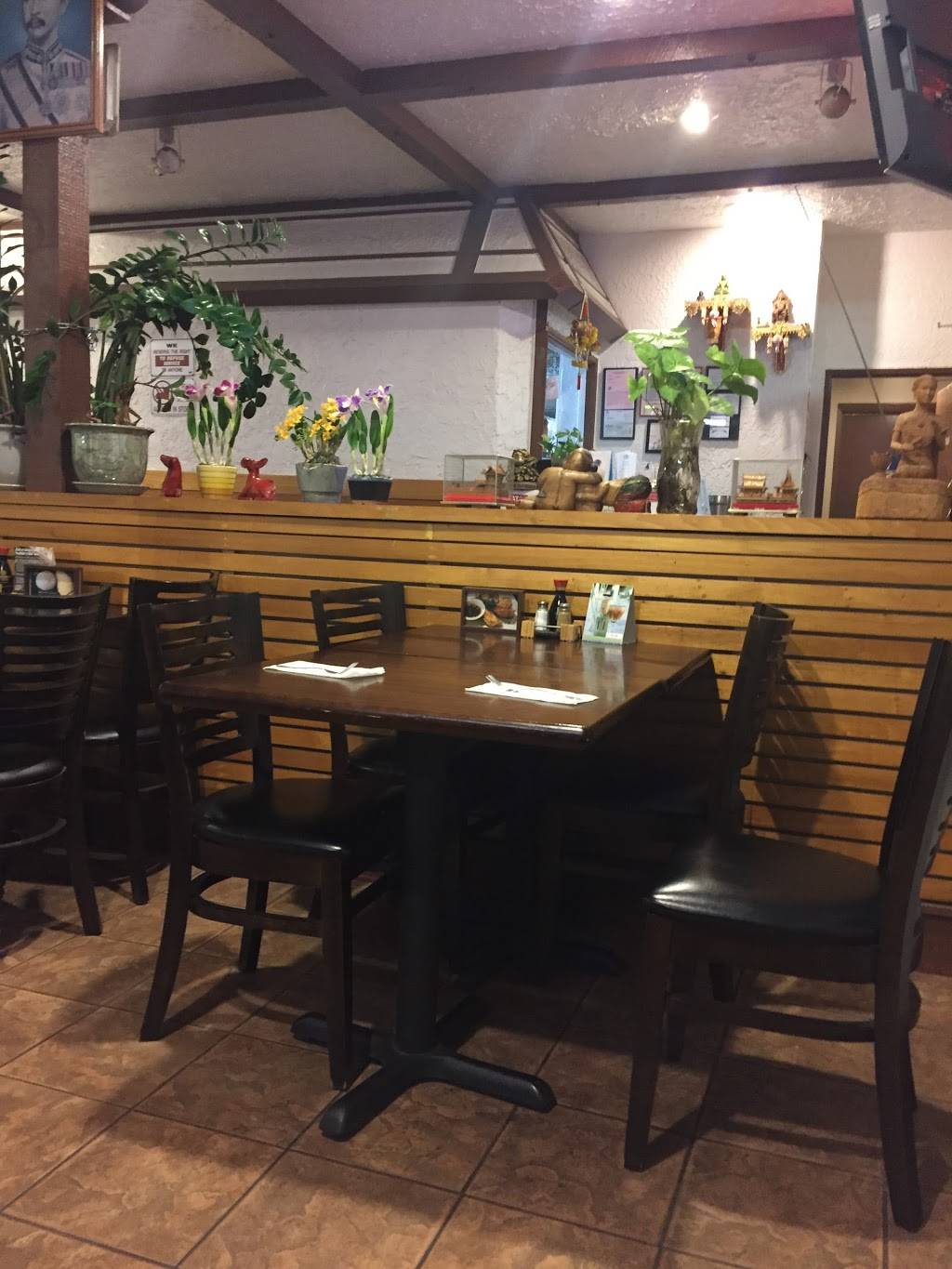 Bangkok Sapphires | Thai Cusine | restaurant | 3596 Redondo Beach Blvd, Torrance, CA 90504, USA | 3103296292 OR +1 310-329-6292