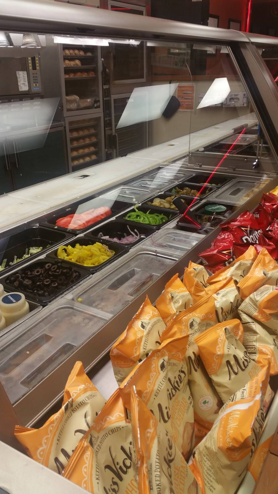 Subway | restaurant | 1900 Oates Dr Suite 109 LBJ, Summitt S/C, Mesquite, TX 75150, USA | 9726821445 OR +1 972-682-1445