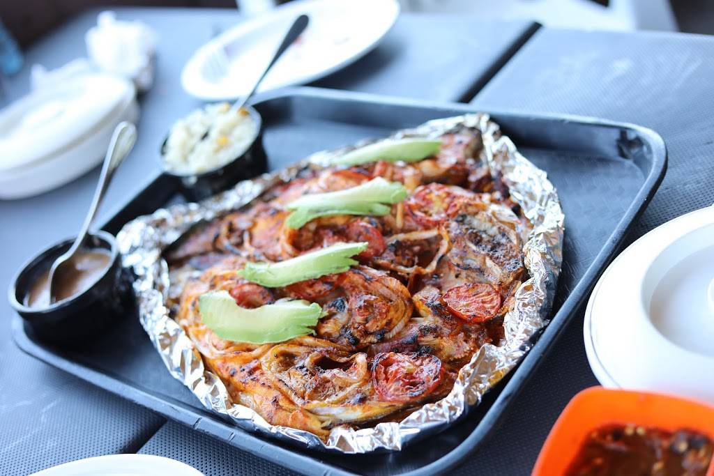 Mariscos La Estrella | restaurant | Blvd. Popotla, Popotla, 22710 Rosarito, B.C., Mexico | 016611167005 OR +52 661 116 7005