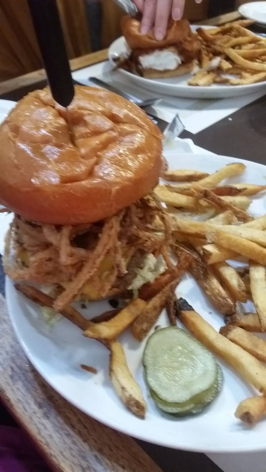 Aracris Greentree Inn Restaurant | restaurant | 1006 Greentree Rd, Pittsburgh, PA 15220, USA | 4129214601 OR +1 412-921-4601