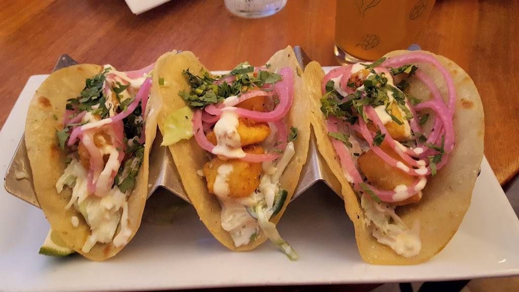 Penn Quarter Sports Tavern | restaurant | 639 Indiana Ave NW, Washington, DC 20004, USA | 2023476666 OR +1 202-347-6666