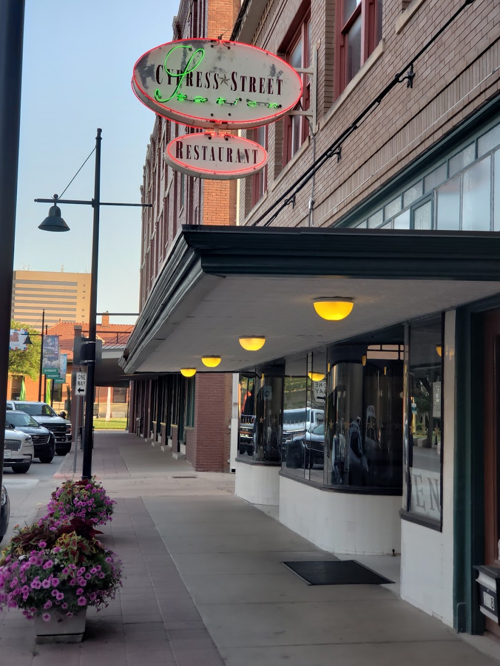 Cypress Street Station | restaurant | 158 Cypress St, Abilene, TX 79601, USA | 3256763463 OR +1 325-676-3463