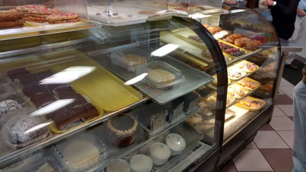 New York Bagel & Deli | meal takeaway | 2050 Kildaire Farm Rd, Cary, NC 27518, USA | 9198519050 OR +1 919-851-9050