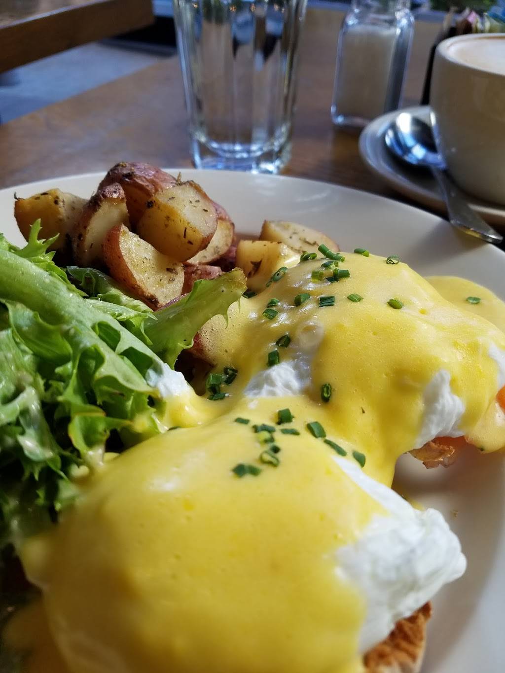 La Bergamote | restaurant | 515 W 52nd St, New York, NY 10019, USA | 2125862429 OR +1 212-586-2429